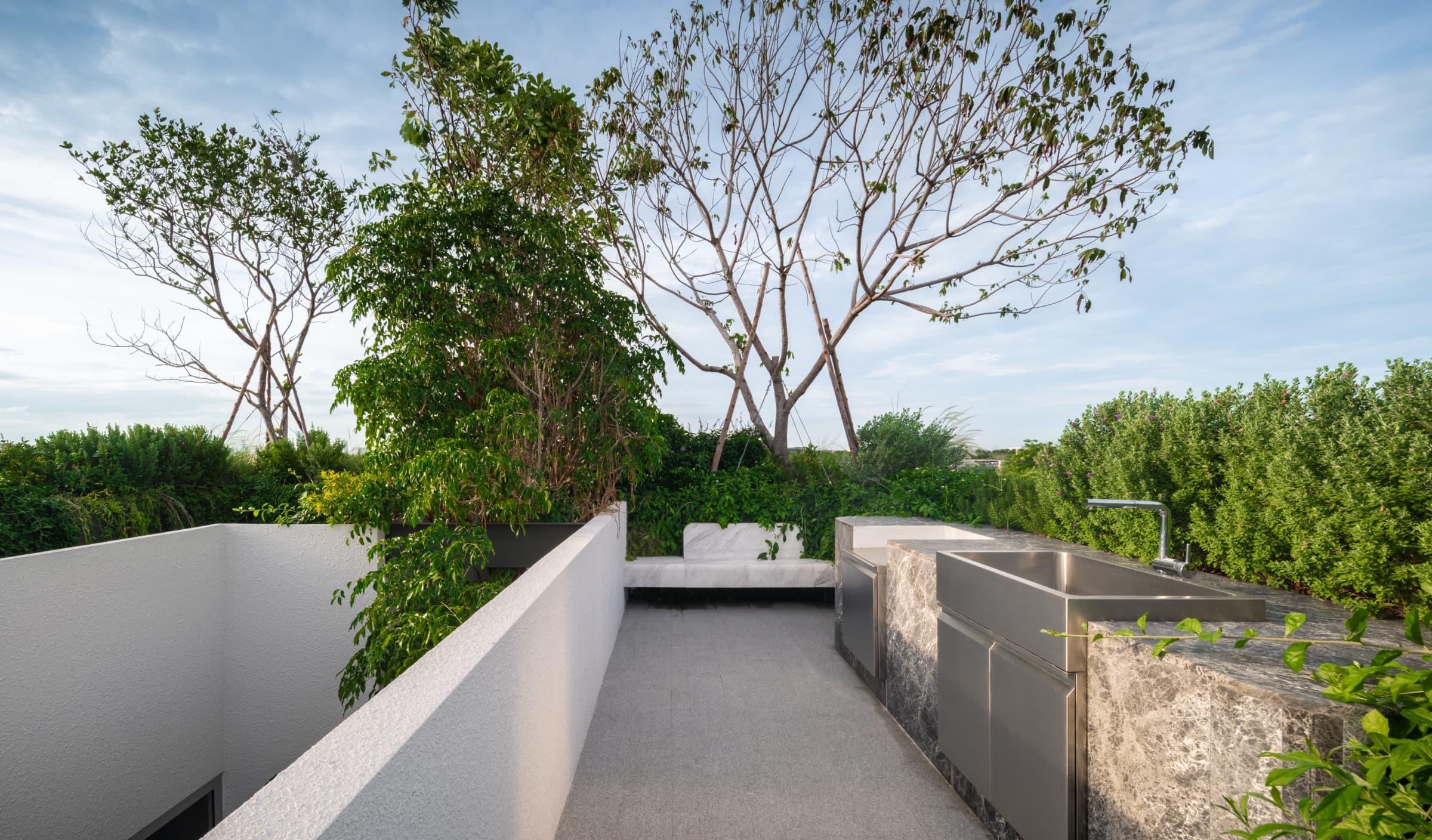 Rooftop at ARQ10 L-House